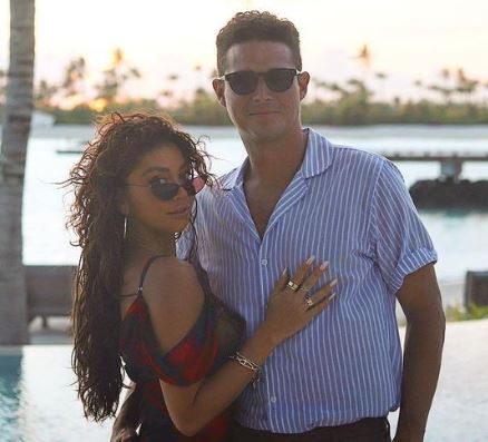 Wells Adams with his wife Sarah Hyland